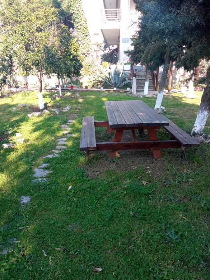 Апартаменти Sofia'S Garden Неа-Перамос Екстер'єр фото